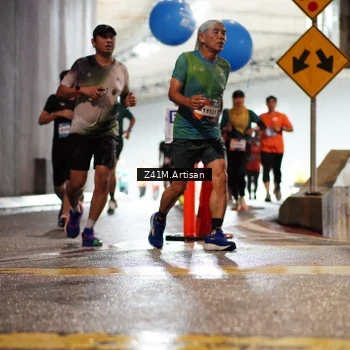 Runner Photo 7753901