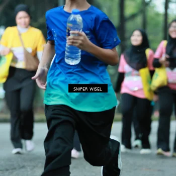 Runner Photo 7754002