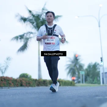 Runner Photo 7754028