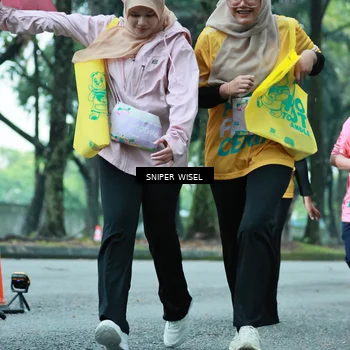 Runner Photo 7754053