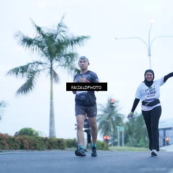 Runner Photo 7754059