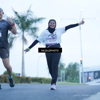 Runner Photo 7754071