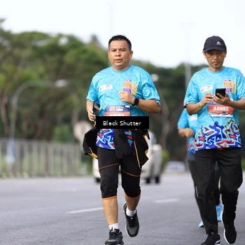 Runner Photo 7754101