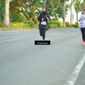 Runner Photo 7754172