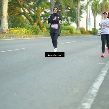 Runner Photo 7754176