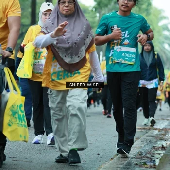 Runner Photo 7754200