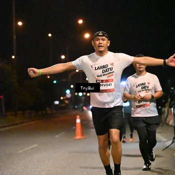 Runner Photo 7754211