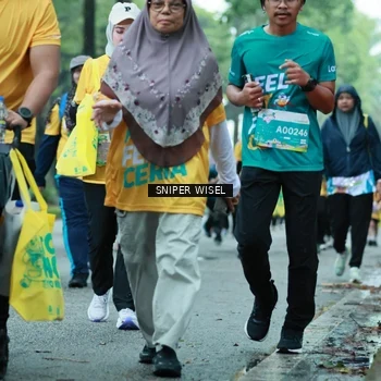 Runner Photo 7754248