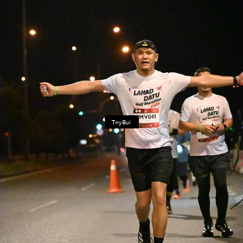 Runner Photo 7754249