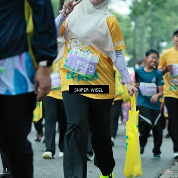 Runner Photo 7754250