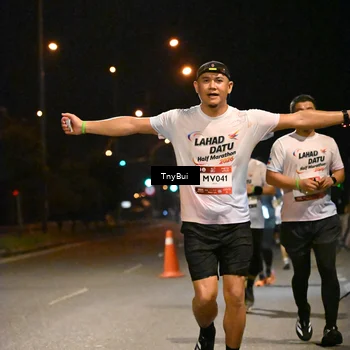 Runner Photo 7754255