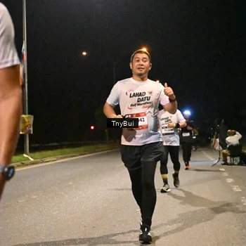Runner Photo 7754301