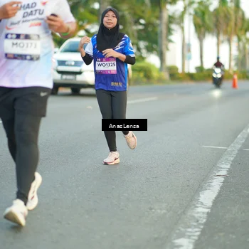 Runner Photo 7754318