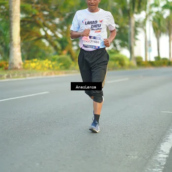 Runner Photo 7754364