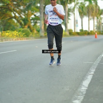 Runner Photo 7754368