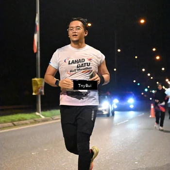 Runner Photo 7754493