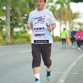 Runner Photo 7754601