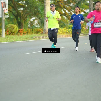 Runner Photo 7754650