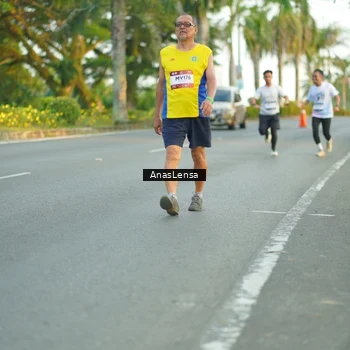 Runner Photo 7754896