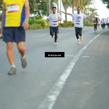 Runner Photo 7754926