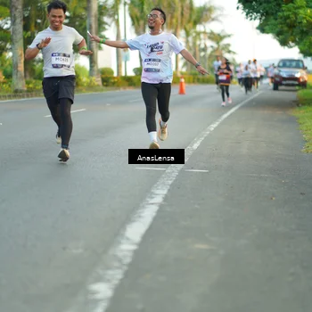 Runner Photo 7754929