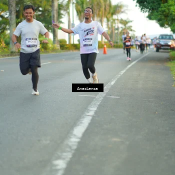 Runner Photo 7754930