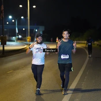 Runner Photo 7754939