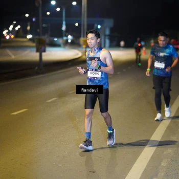 Runner Photo 7755020