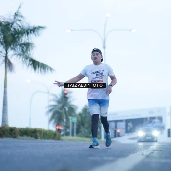 Runner Photo 7755051