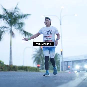 Runner Photo 7755059