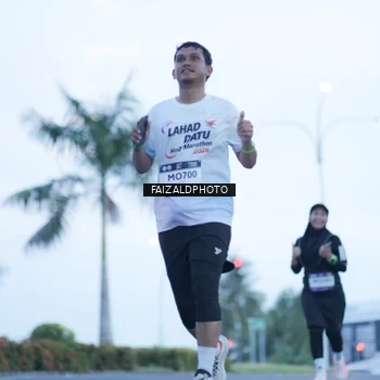 Runner Photo 7755077
