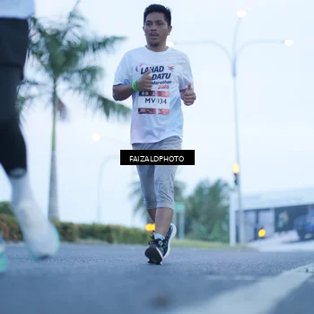 Runner Photo 7755086