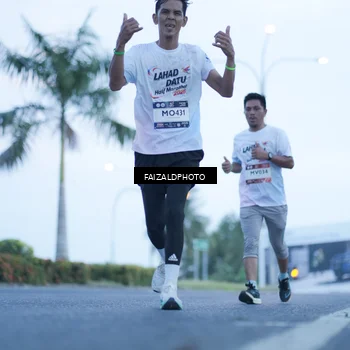 Runner Photo 7755098