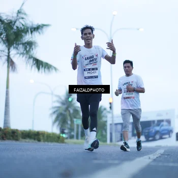 Runner Photo 7755113