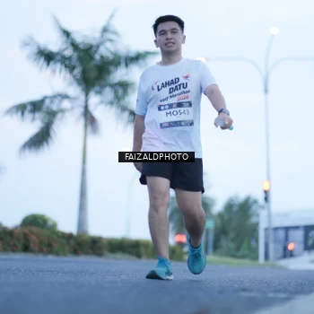 Runner Photo 7755147