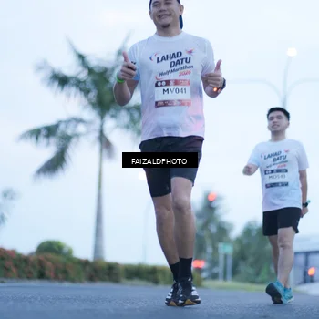 Runner Photo 7755149