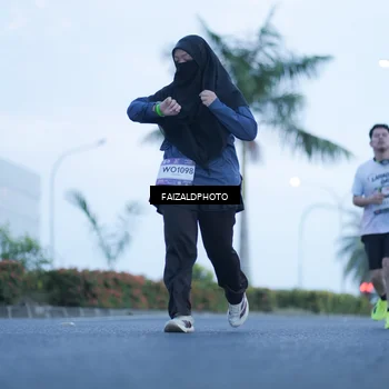 Runner Photo 7755175
