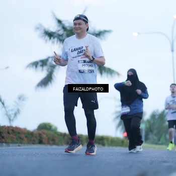 Runner Photo 7755200