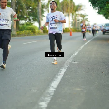 Runner Photo 7755210