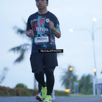 Runner Photo 7755476