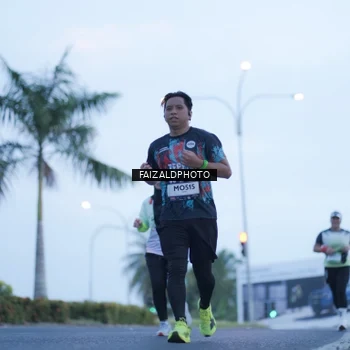 Runner Photo 7755500