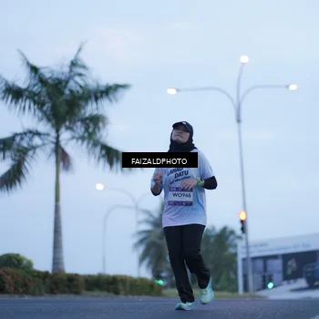 Runner Photo 7755598