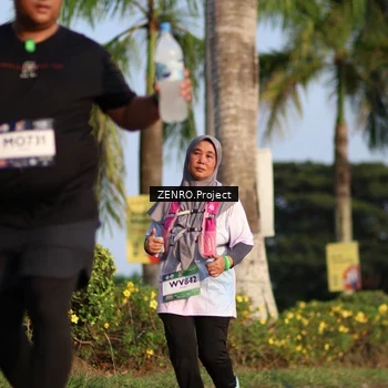 Runner Photo 7755666