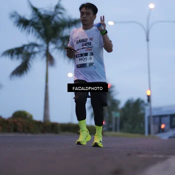 Runner Photo 7755843