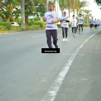 Runner Photo 7755951
