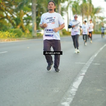 Runner Photo 7755968