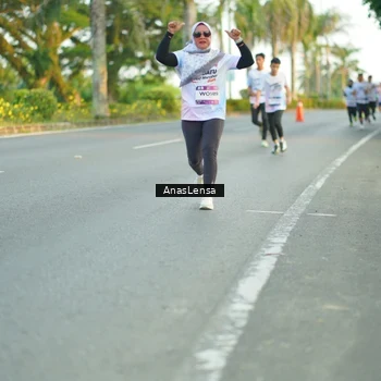 Runner Photo 7755981