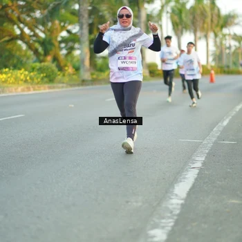 Runner Photo 7755988