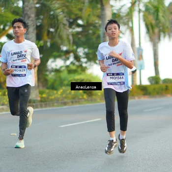 Runner Photo 7756010