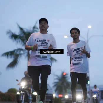 Runner Photo 7756013